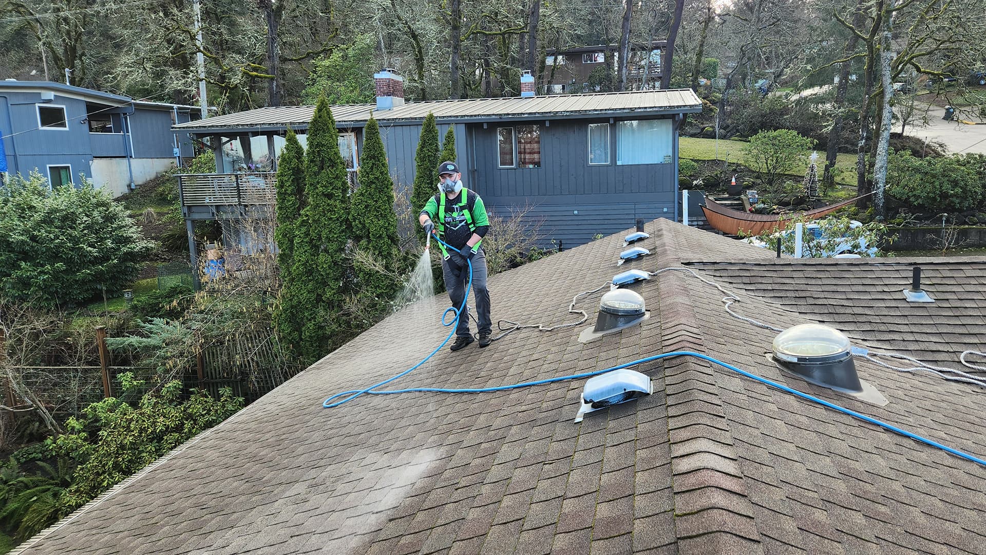 roof-cleaning-eugene